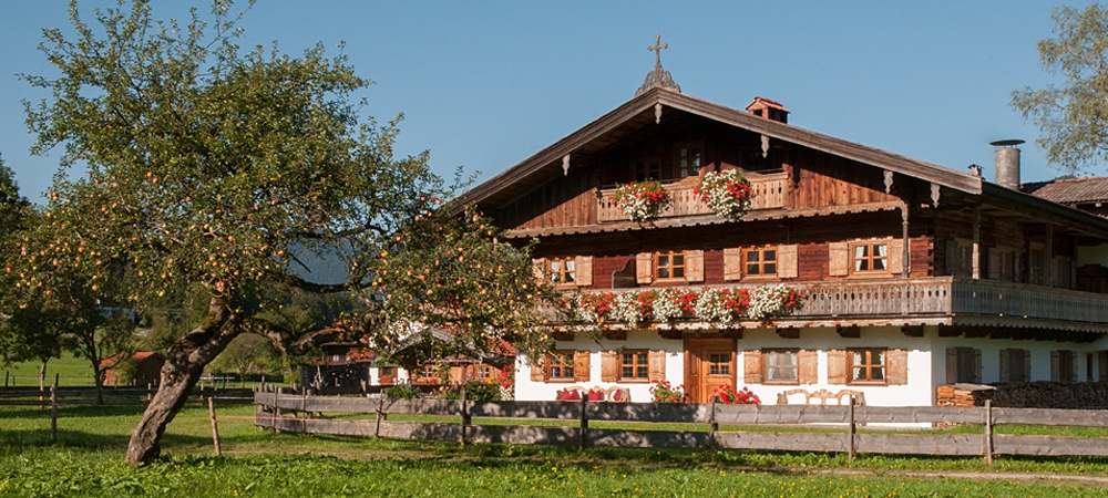 Copyright Gerlind Schiele Photography Tegernsee +49 (0) 170 - 908 85 85 Der Festlhof am Fusse des Wallbergs in Rottach-Egern am Tegernsee